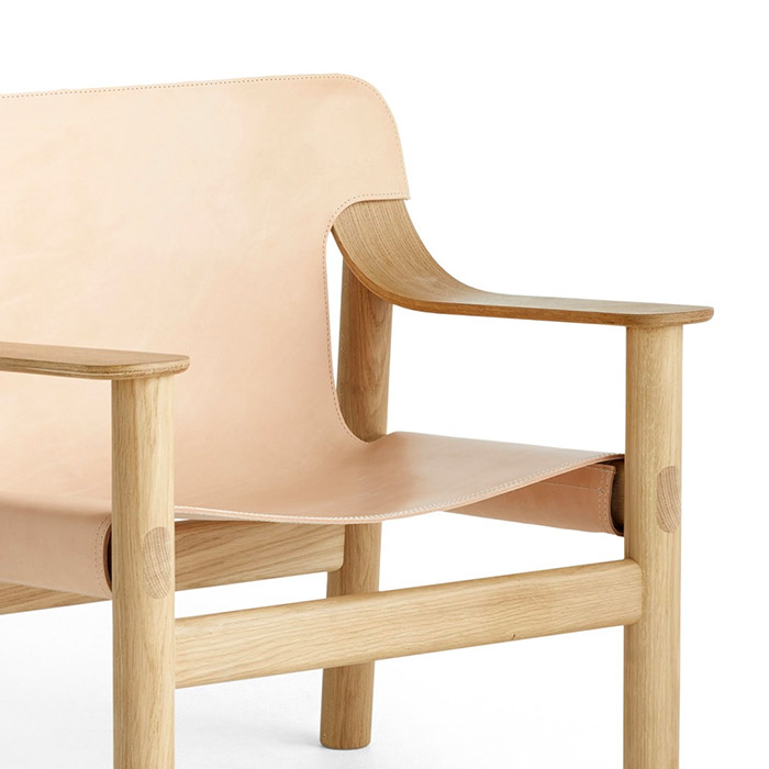 Zoé Cheevers – Rénovation d’une ancienne cure vaudoise. Transformation et rénovation. Ambiance mobilier fauteuil Bernard Hay.
